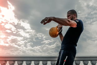 九游游戏中心-詹姆斯亲自指导小将完成训练动作，詹姆斯训练有多刻苦