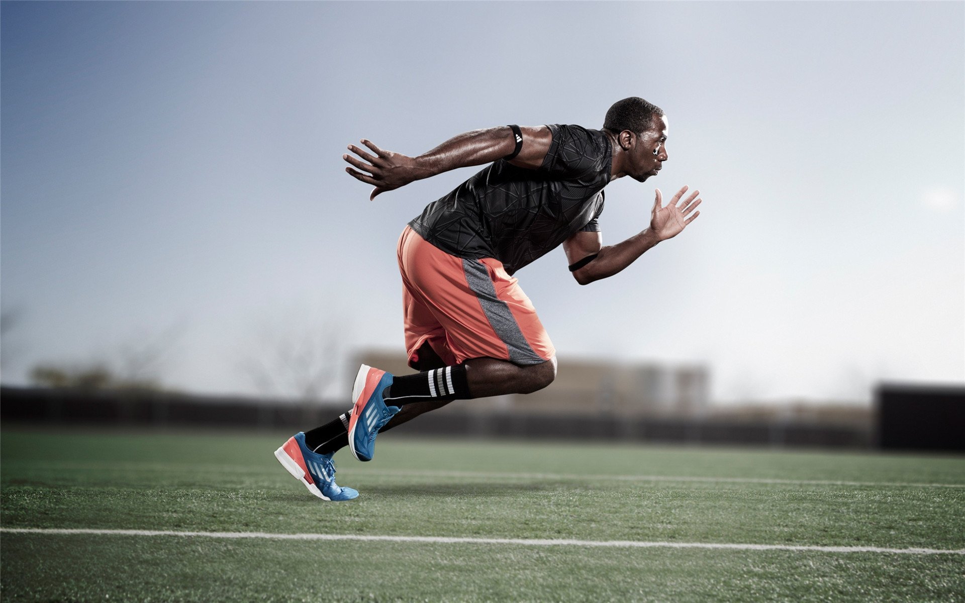 九游娱乐官网-“天才”车手：分析比赛中获胜的关键技巧，赛车手的车技